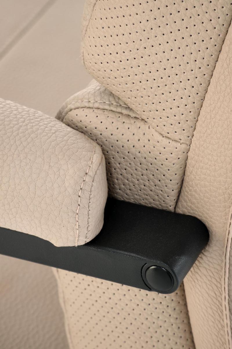 Darbo kėdė ADRIANO 2